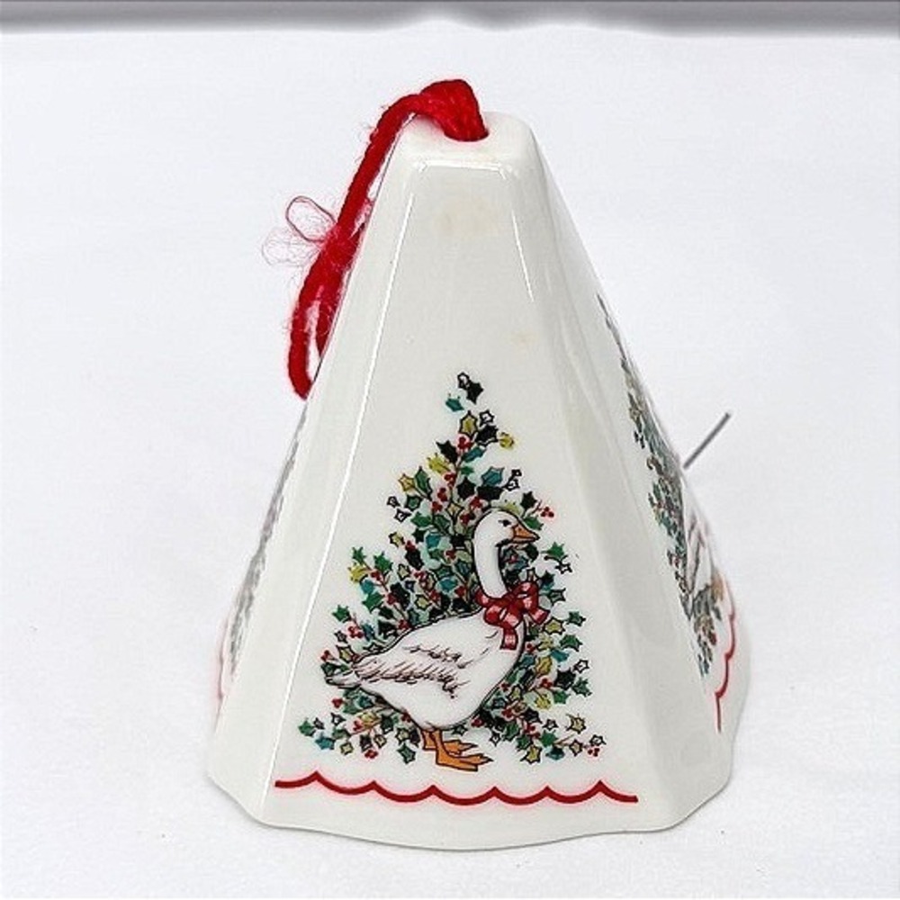 VTG Porcelain Pomander Christmas Ornament Potpourri Fragrance Pryramid Goose